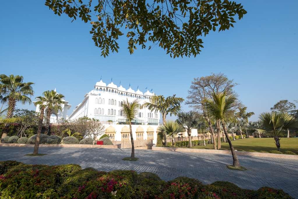 Radisson Blu Udaipur Palace Resort & Spa Exteriör bild